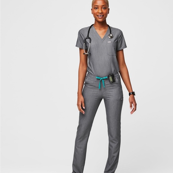 FIGS Yola Skinny Scrub pants. Size Small. Color Graphite - Picture 2 of 14